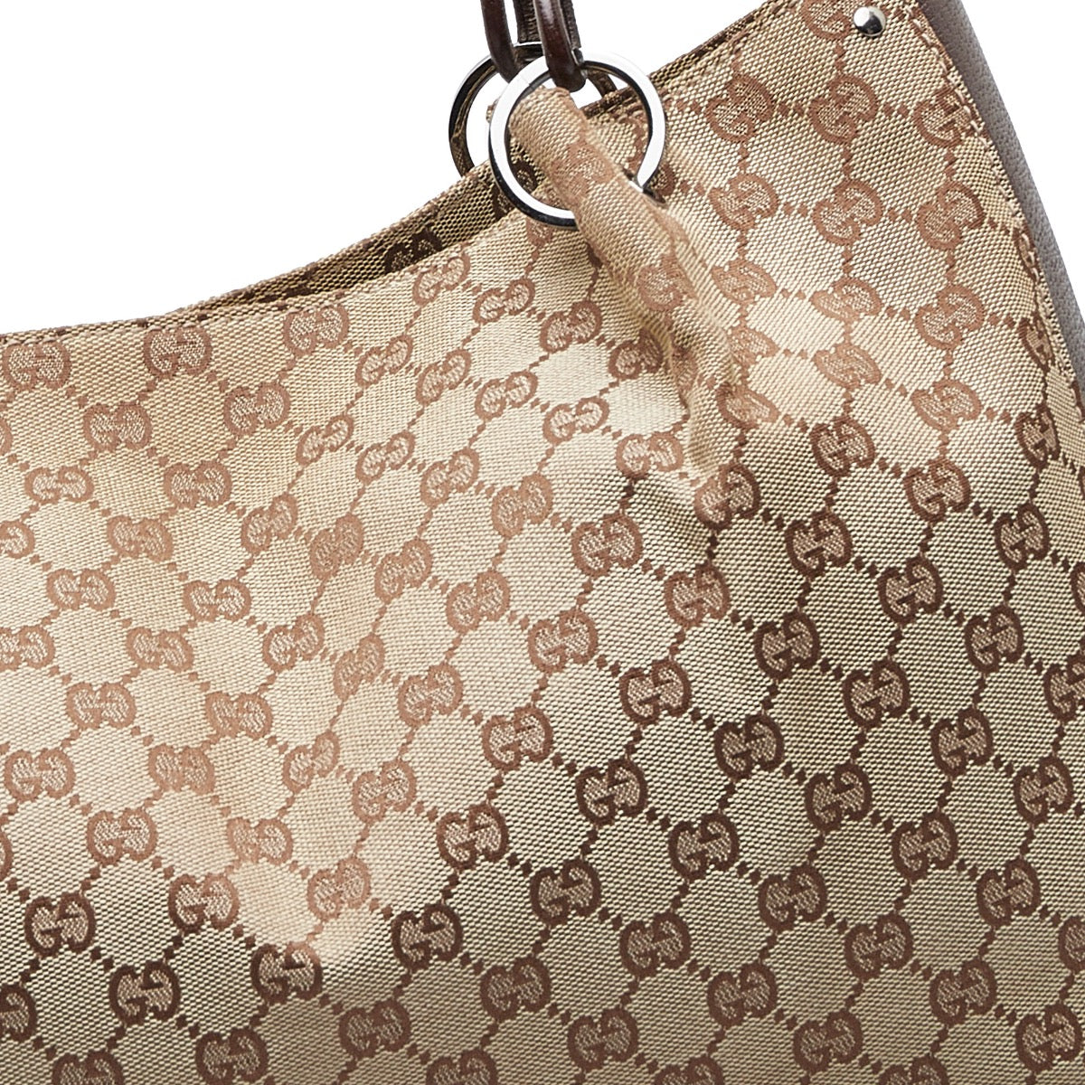 Shop safe online at Labellov in Antwerp, Brussel and Knokke this 100% authentic second hand Gucci Monogram Canvas Shoulder Bag
