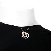 Heute können Sie diese Tiffany & Co Halskette auf labellov.com ankaufen.
