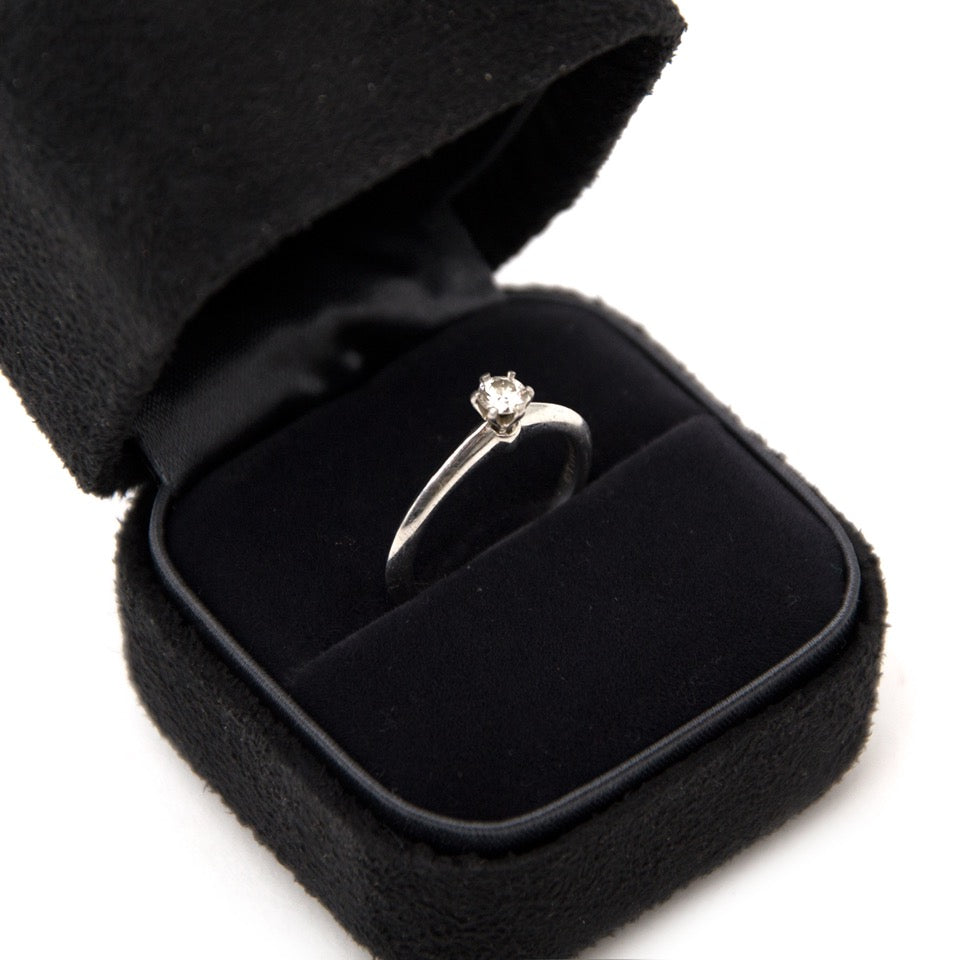 Koop Tiffany & Co Diamant Brilliant Ring aan de juiste prijs bij Labellov.com