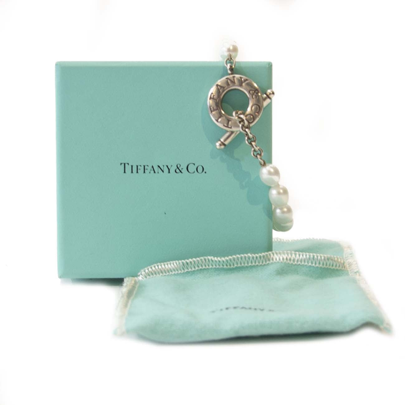 Tiffany & Co Pearl Bracelet. Acheter en ligne un bracelet de Tiffany & Co authentic deuxieme mains chez LabelLOV.