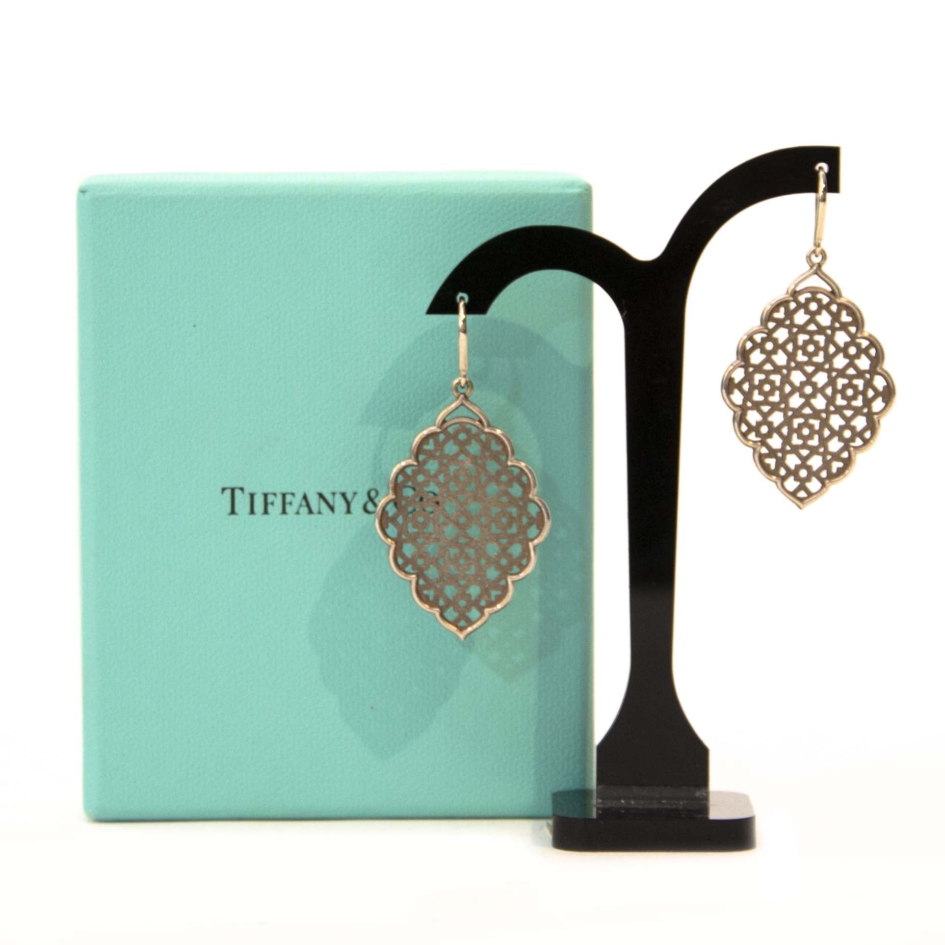 Buy authentic Fiffany & Co earrings at the right price at LabelLOV vintage webshop.