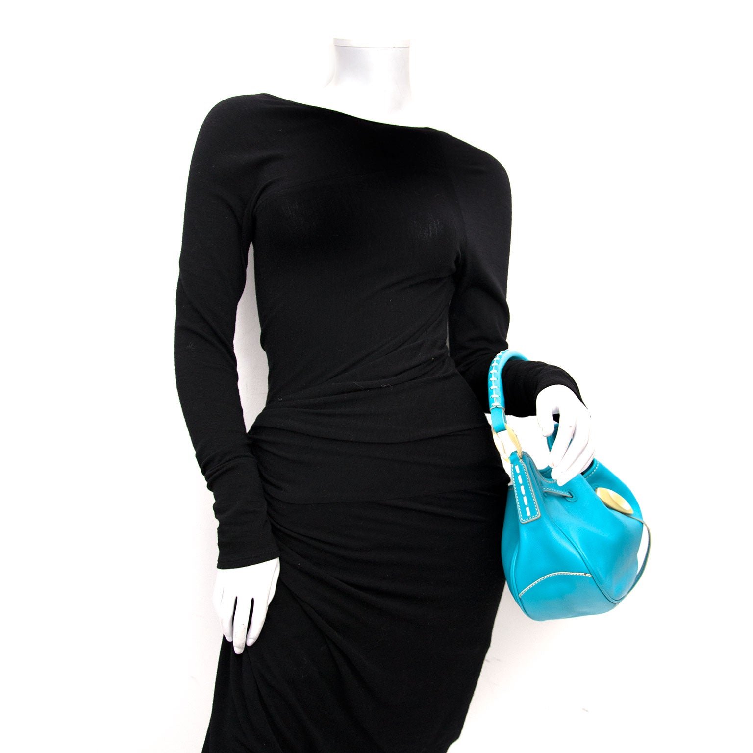 Buy an authentic Tod's Turquoise Shoulder Bag at the right price