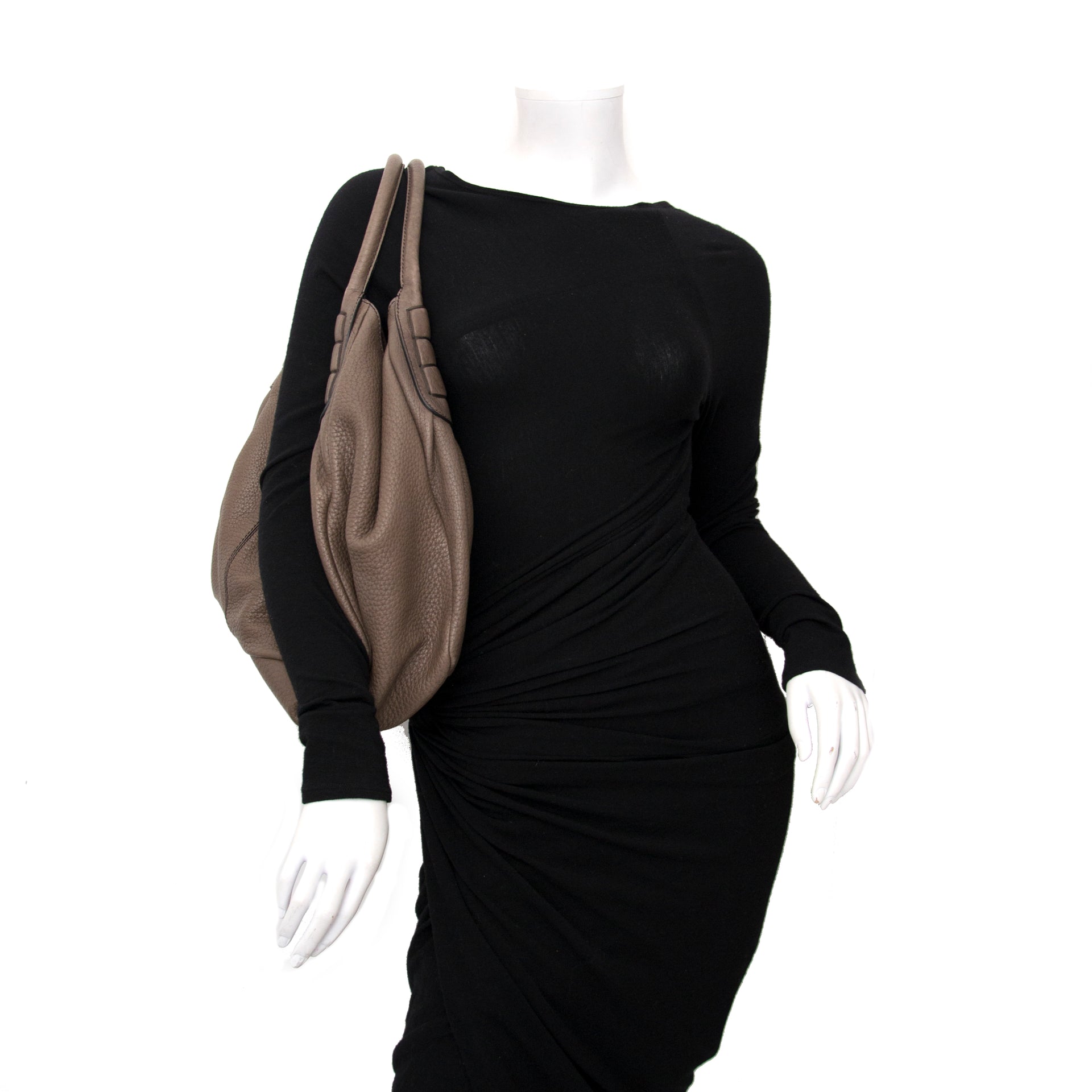 Looking for a secondhand Tod's shoulderbag online at LabelLov.