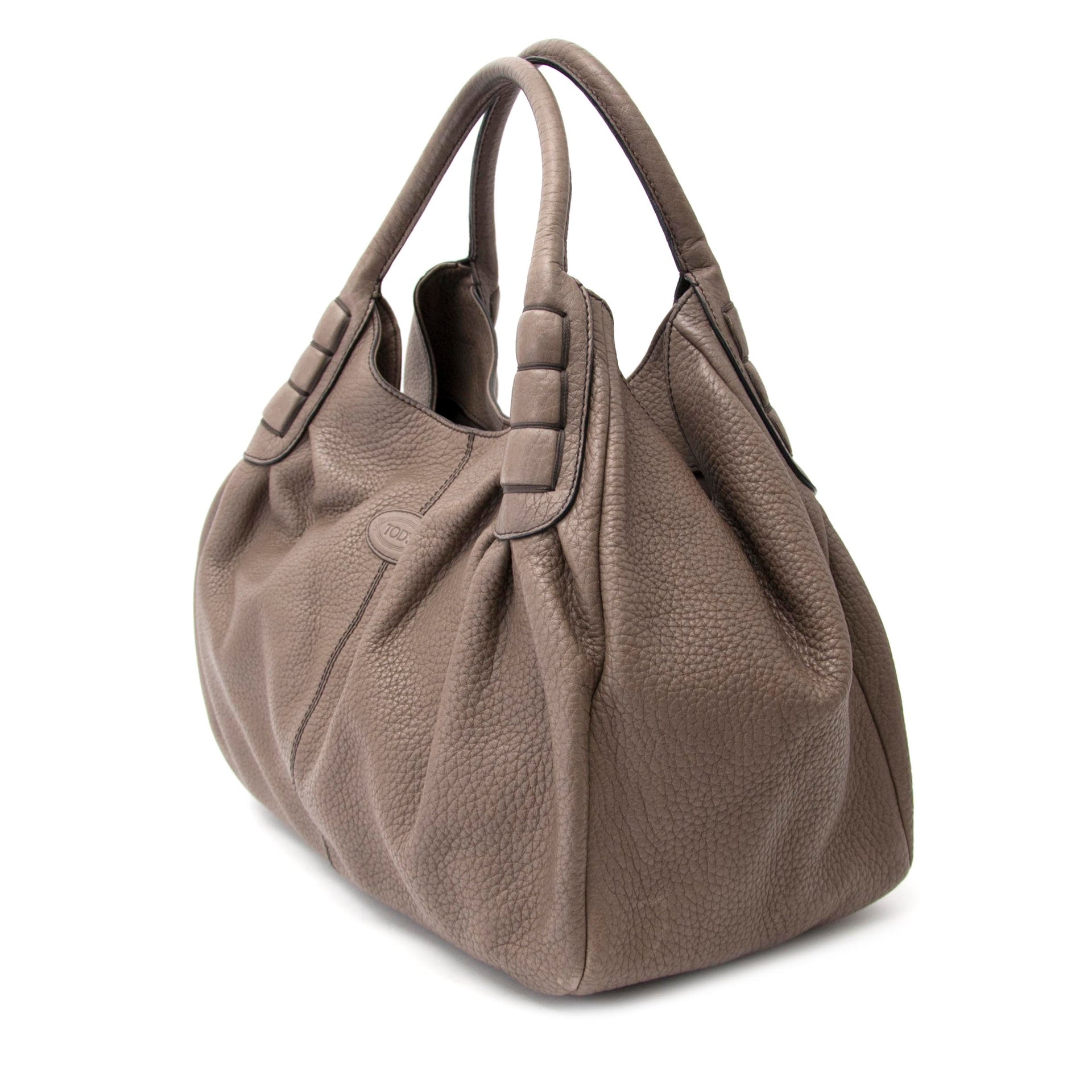 Buy online a secondhand Tod's bag at labellov webshop