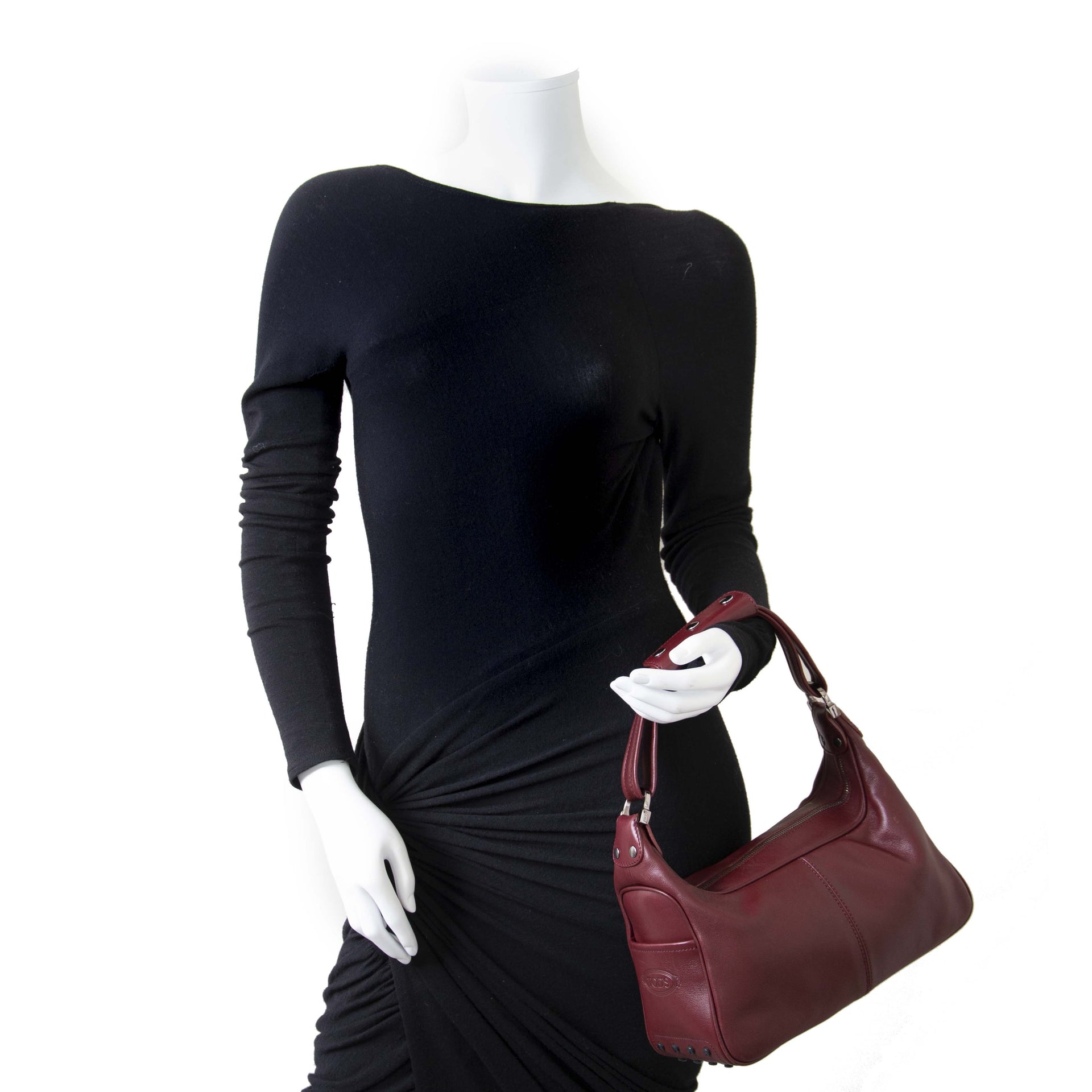 Koop en verkoop uw authentieke designer handtassen en accessoires online bij Labellov