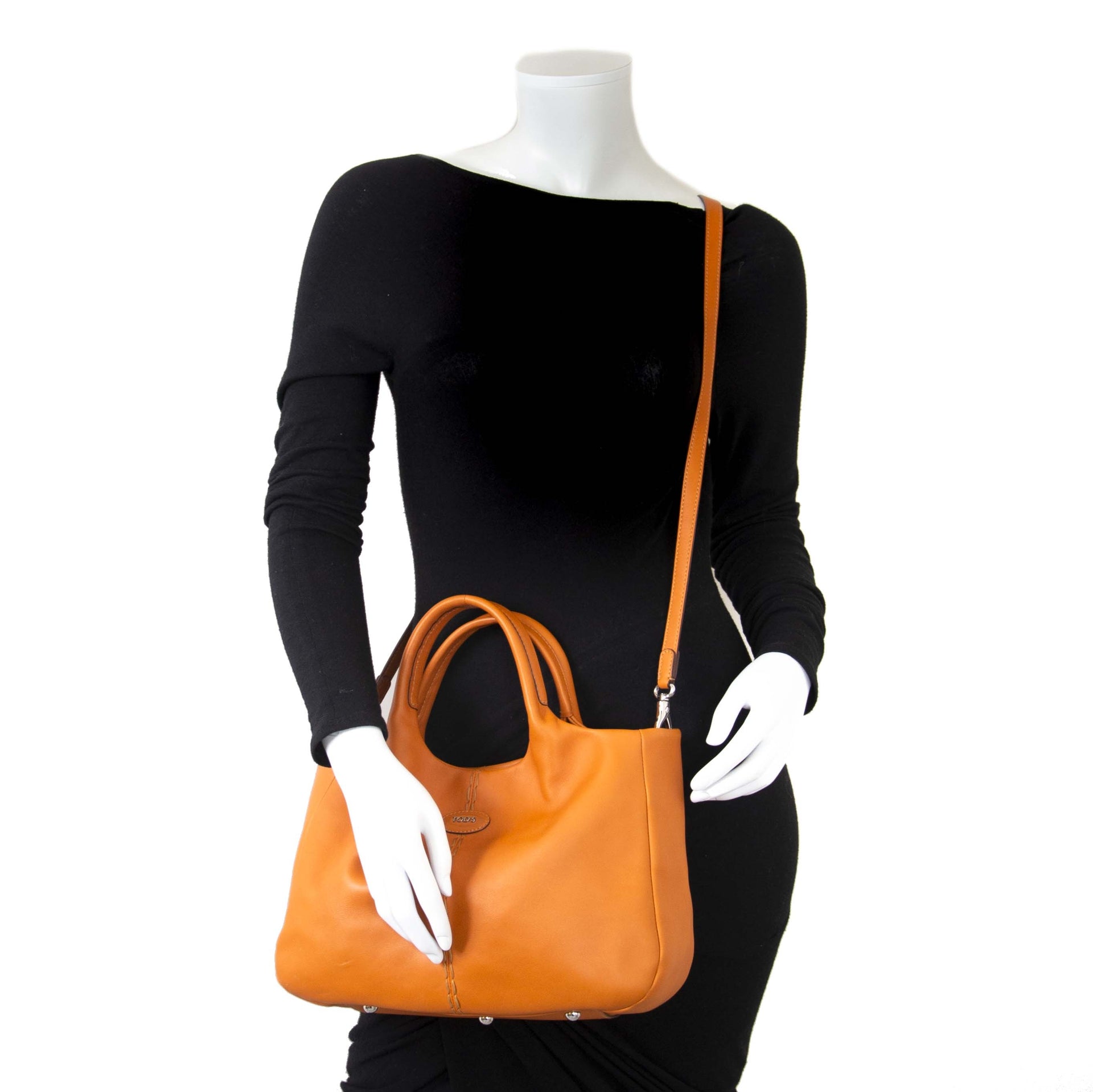 Tod's Orange Leather Shoulder Bag now for sale at labellov vintage fashion webshop belgium for the lowest price