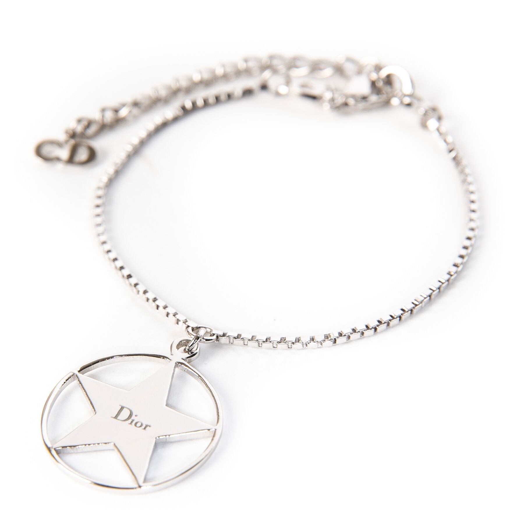 Buy secondhand Dior accessories at Labellov.