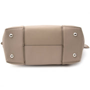 acheter en ligne pour le meilleur prix Louis Vuitton Veau Cashemire Soft Lockit MM Galet