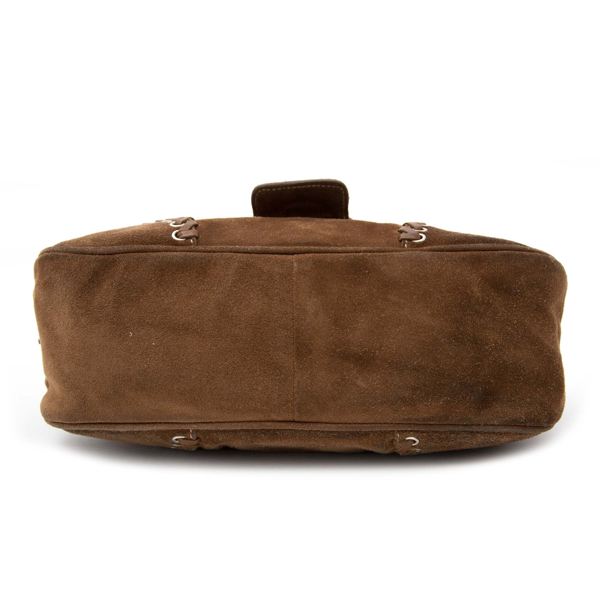 tweedehands webshop labellov.com in Antwerpen koopt en verkoopt uw prada handtas