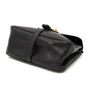 Vintage Delvaux 'Gin Fizz' black bag for the best price at Labellov webshop. Safe and secure online shopping with 100% authenticity. Vintage Delvaux 'Gin Fizz' noir sac à epaule pour le meilleur prix.