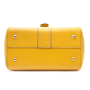 Koop nu de deze Delvaux Brillant Yellow Mini + Strap in de Belgische webshop www.labellov.com, de mooiste vintage handtassen aan de beste prijzen.