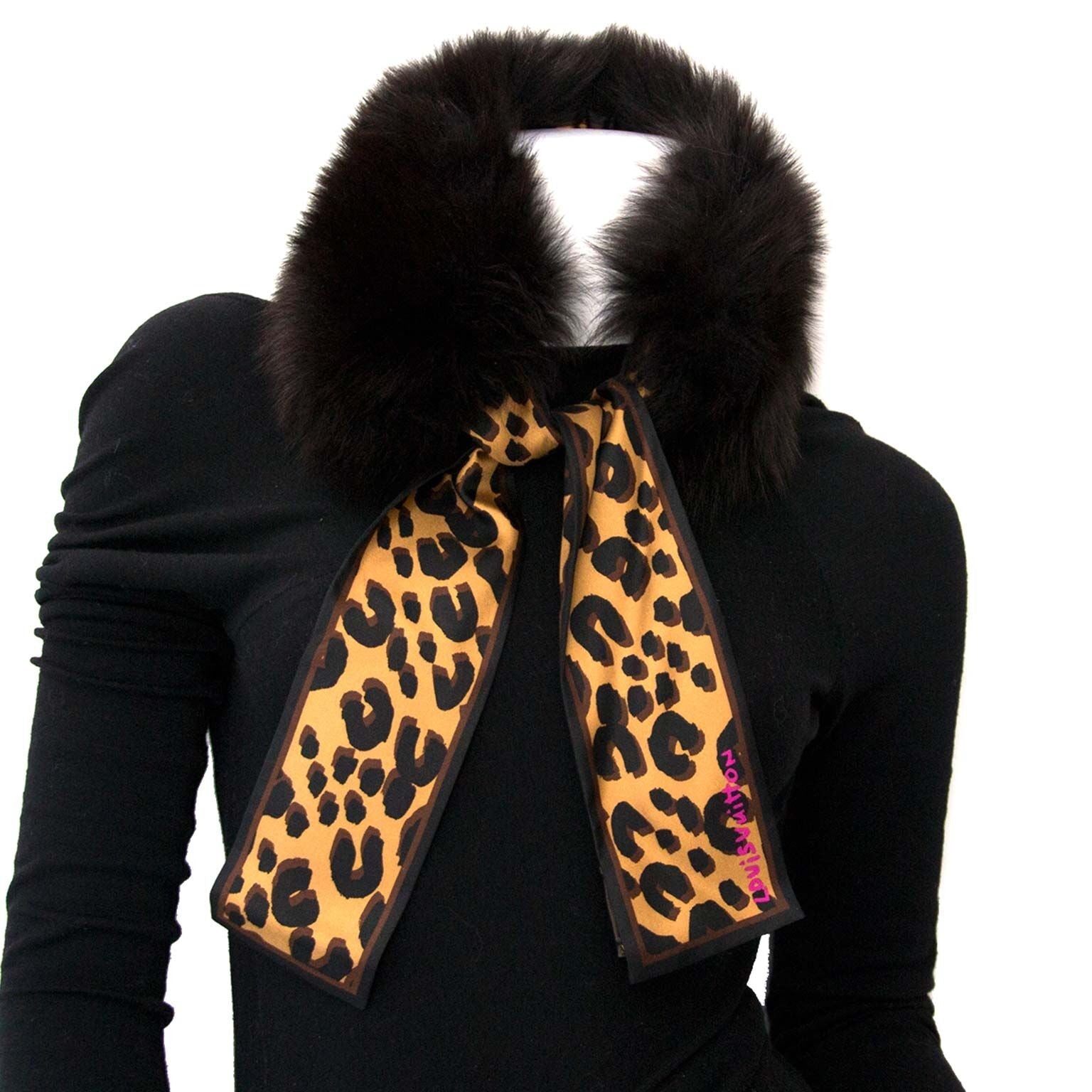 achetez secondmain Louis vuitton x Stephen Sprouse Silk Leopard and greenland fox bandeau/scarf sur labellov