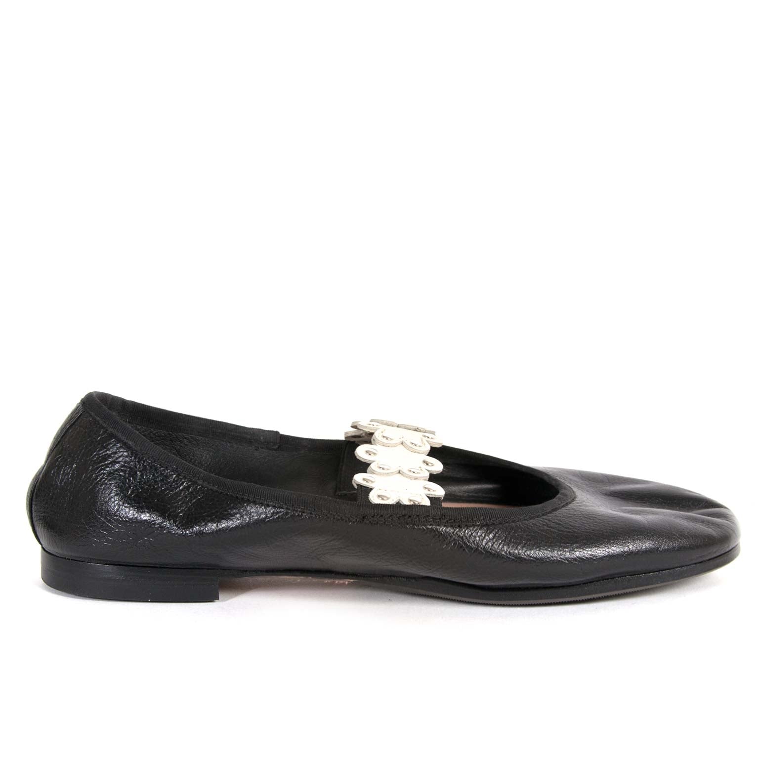 Red Valentino Black Flower Studded Ballerinas - Size 40 now for sale at labellov vintage fashion webshop belgium