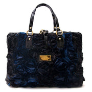 Buy an authentic secondhand Valentino bag in black blue at the right price at LabelLOV vintage webshop. Safe and secure online shopping.