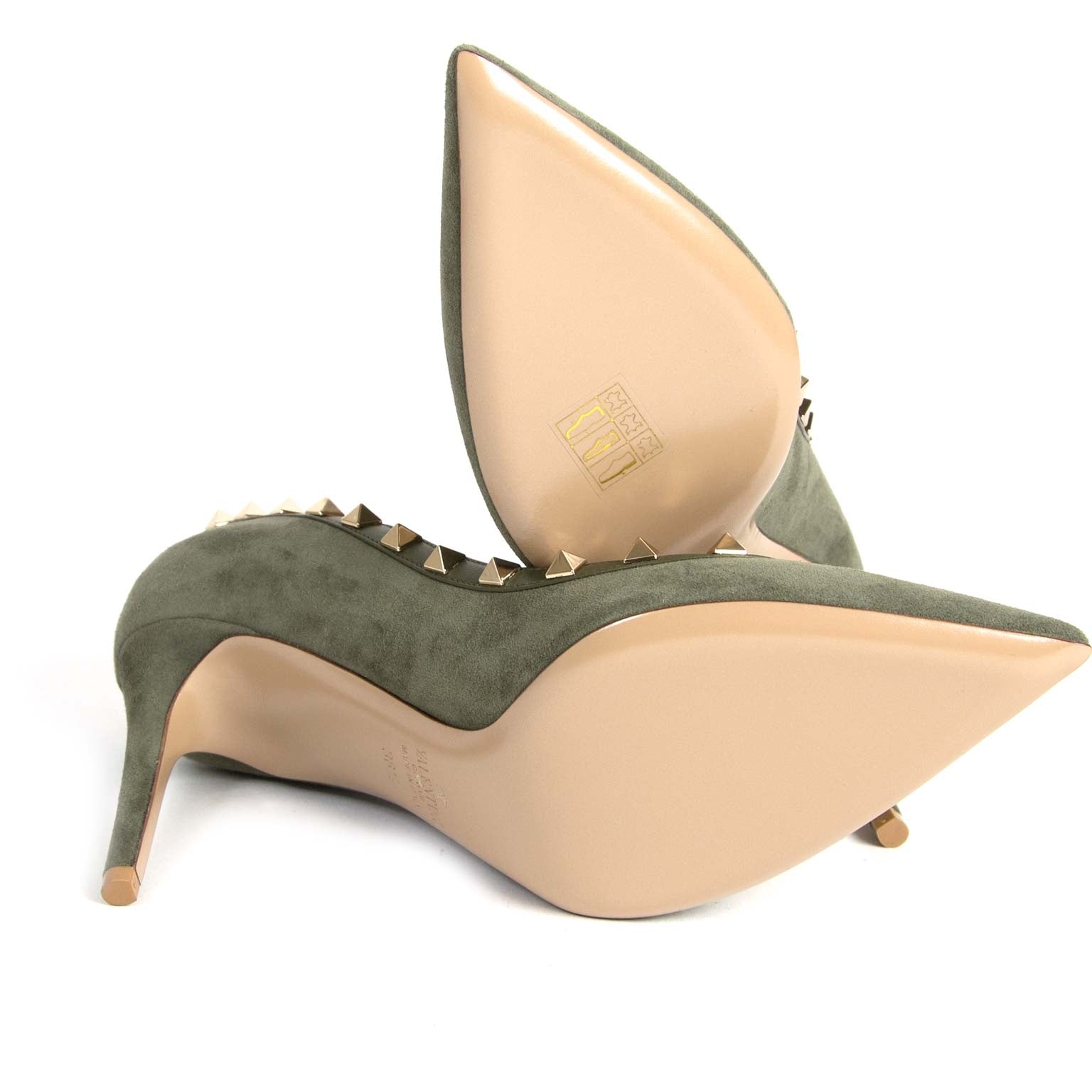 achetez Valentino Khaki Suede Rockstud Pumps - Size 38,5 et payez secure on ligne chez labellov.com