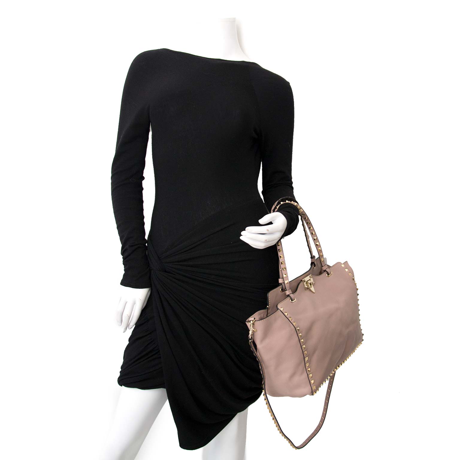acheter en ligne pour le meilleur prix sac a epaule Valentino Rockstud Medium Blush Tote Bag