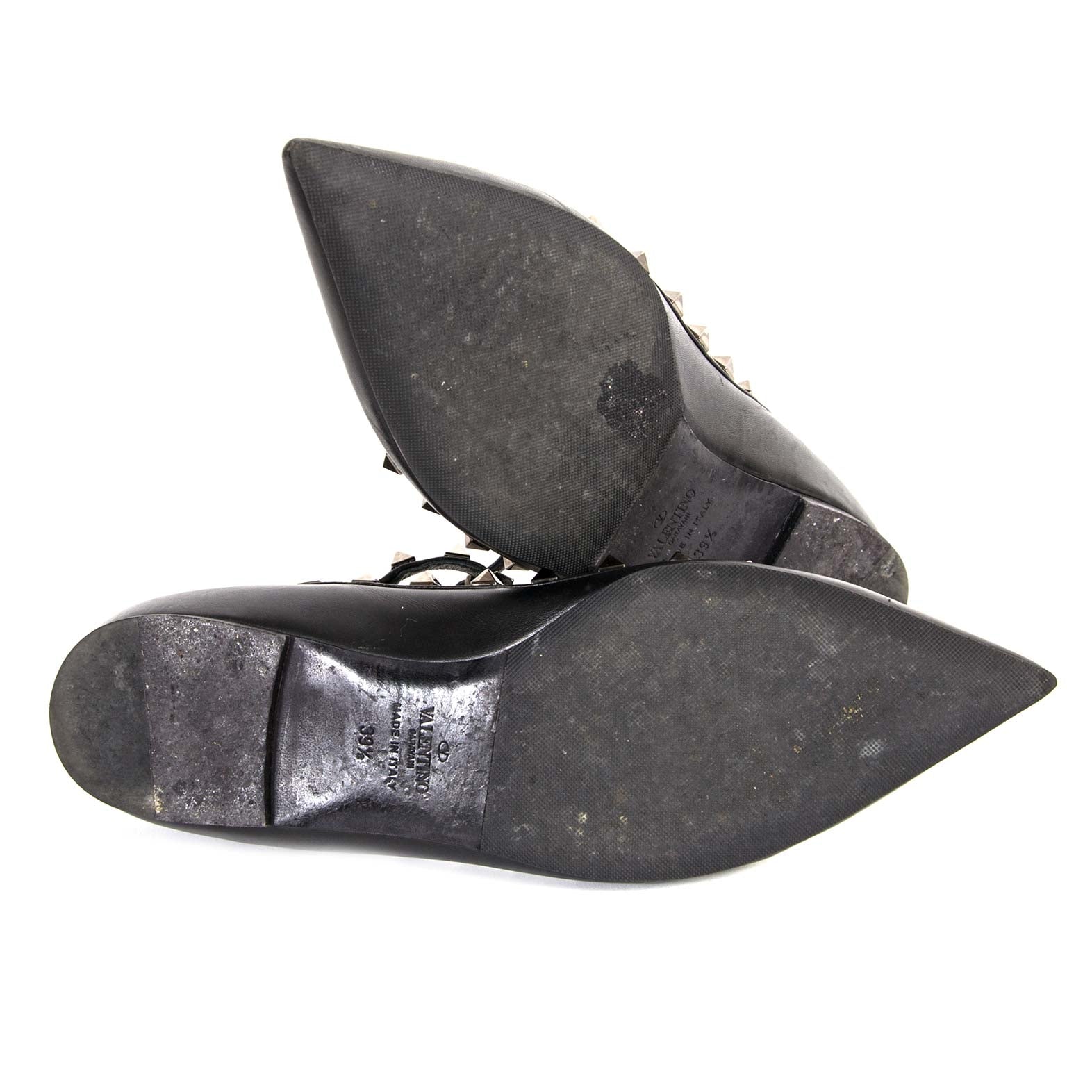 achetez Valentino Black Rockstud Flats - Size 39,5 chez labellov pour le meilleur prix