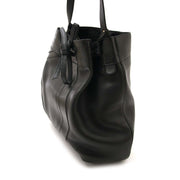 achetez secondmain Delvaux Black Leather Drawstring Bucketbag sur labellov