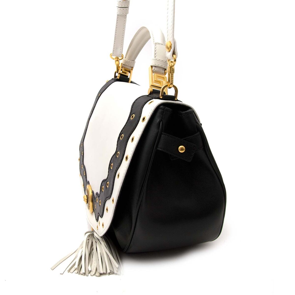 Achetez un authentique Versace sac de main dans les couleurs noir et blanche pour le bon prix chez LabelLOV.