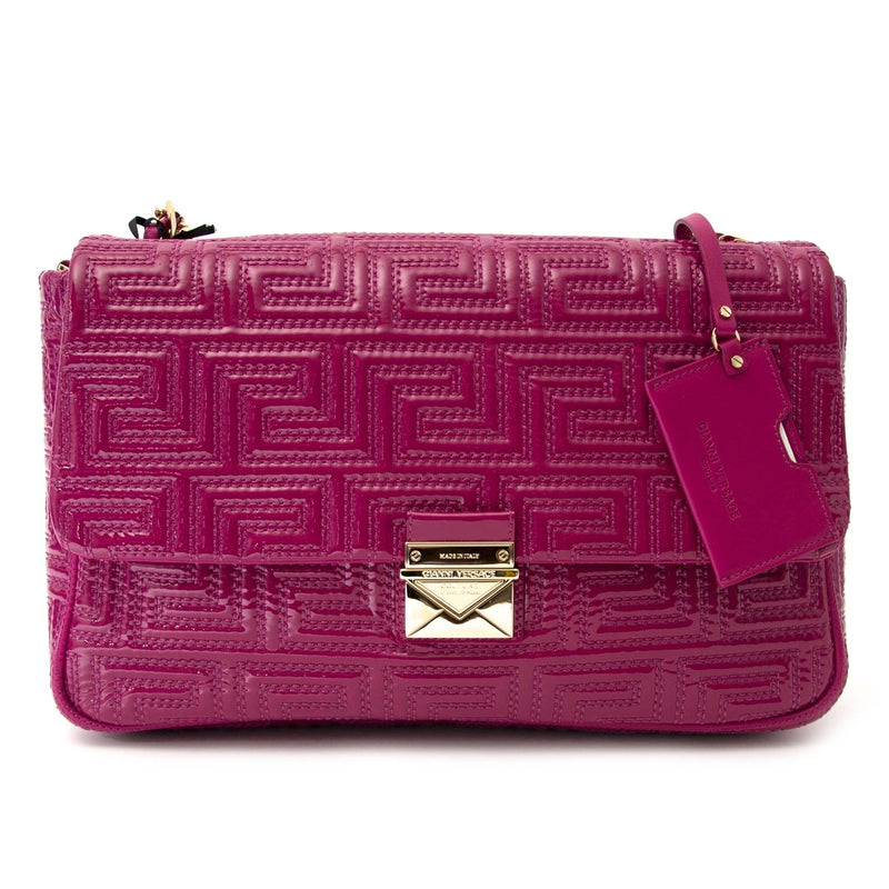 Versace Couture Fuchsia Patent Shoulder Bag Buy authentic designer versace secondhand bags at Labellov at the best price. Safe and secure shopping. Koop tweedehands authentieke versace tassen bij designer webwinkel labellov.