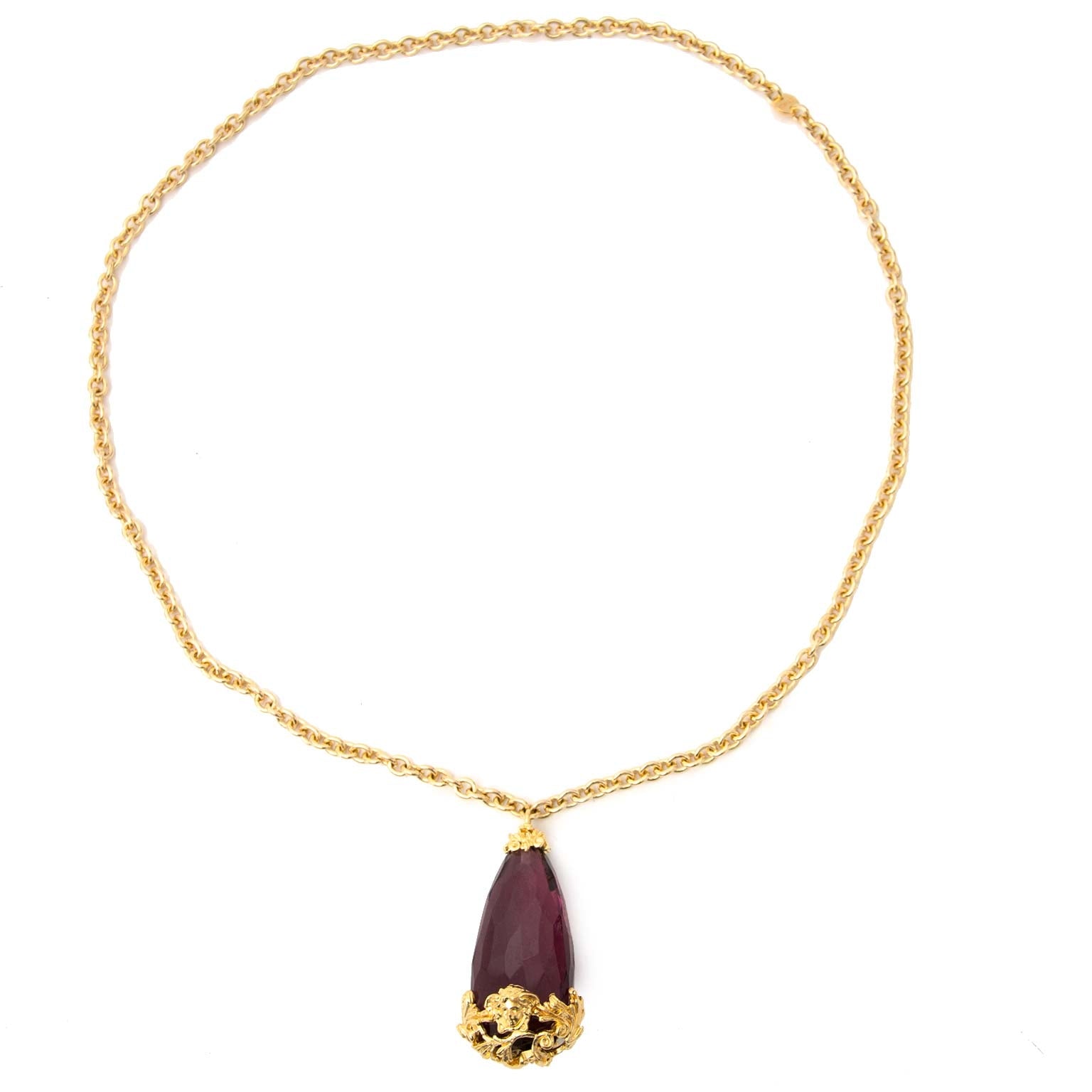 Versace Purple Stone Gold Chain Necklace Buy authentic designer Versace secondhand jewellery at Labellov at the best price. Safe and secure shopping. Koop tweedehands authentieke Versace juwelen bij designer webwinkel labellov.