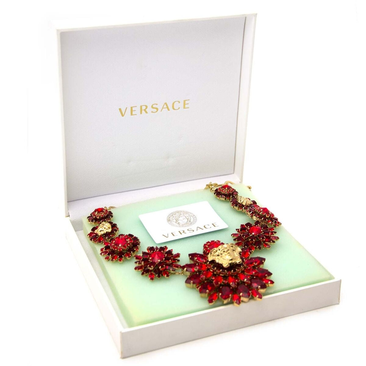 Koop authentieke tweedehands Versace necklace aan een eerlijke prijs bij LabelLOV. Veilig online shoppen.