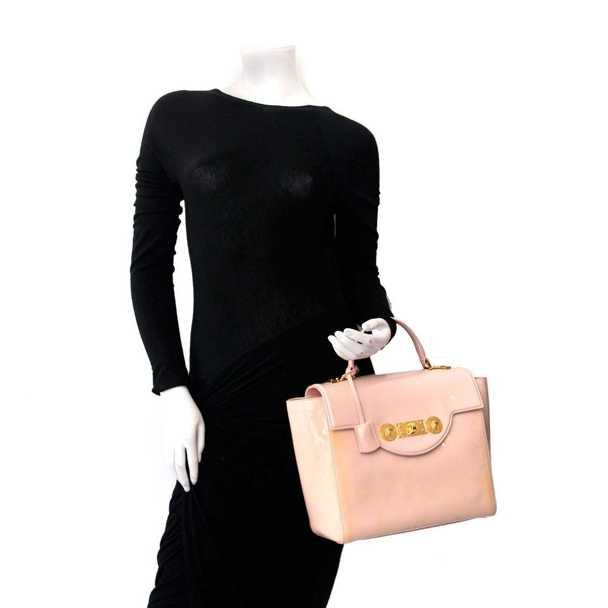 Achetez un authentique Versace sac de main pour le bon prix chez LabelLOV.