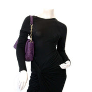Versace Purple Quilted Paisley Medusa Shoulder Bag Buy authentic designer Versace secondhand bags at Labellov at the best price. Safe and secure shopping. Koop tweedehands authentieke Versace tassen bij designer webwinkel labellov.