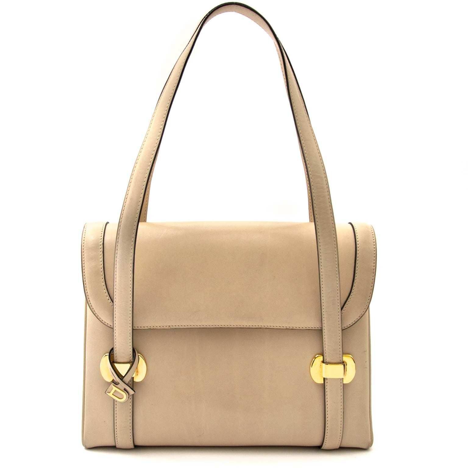 koop tweedehands Delvaux Beige Leather Handbag bij labellov