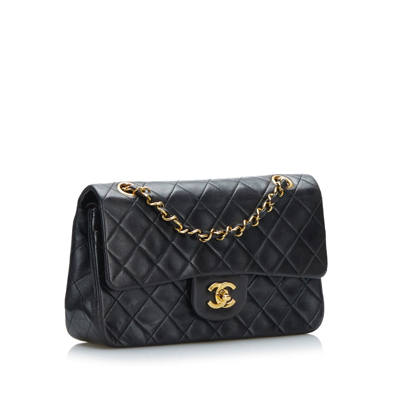 Shop safe online at Labellov in Antwerp, Brussels and Knokke this 100% authentic second hand Chanel Black Lambskin Small Classic Flap Bag