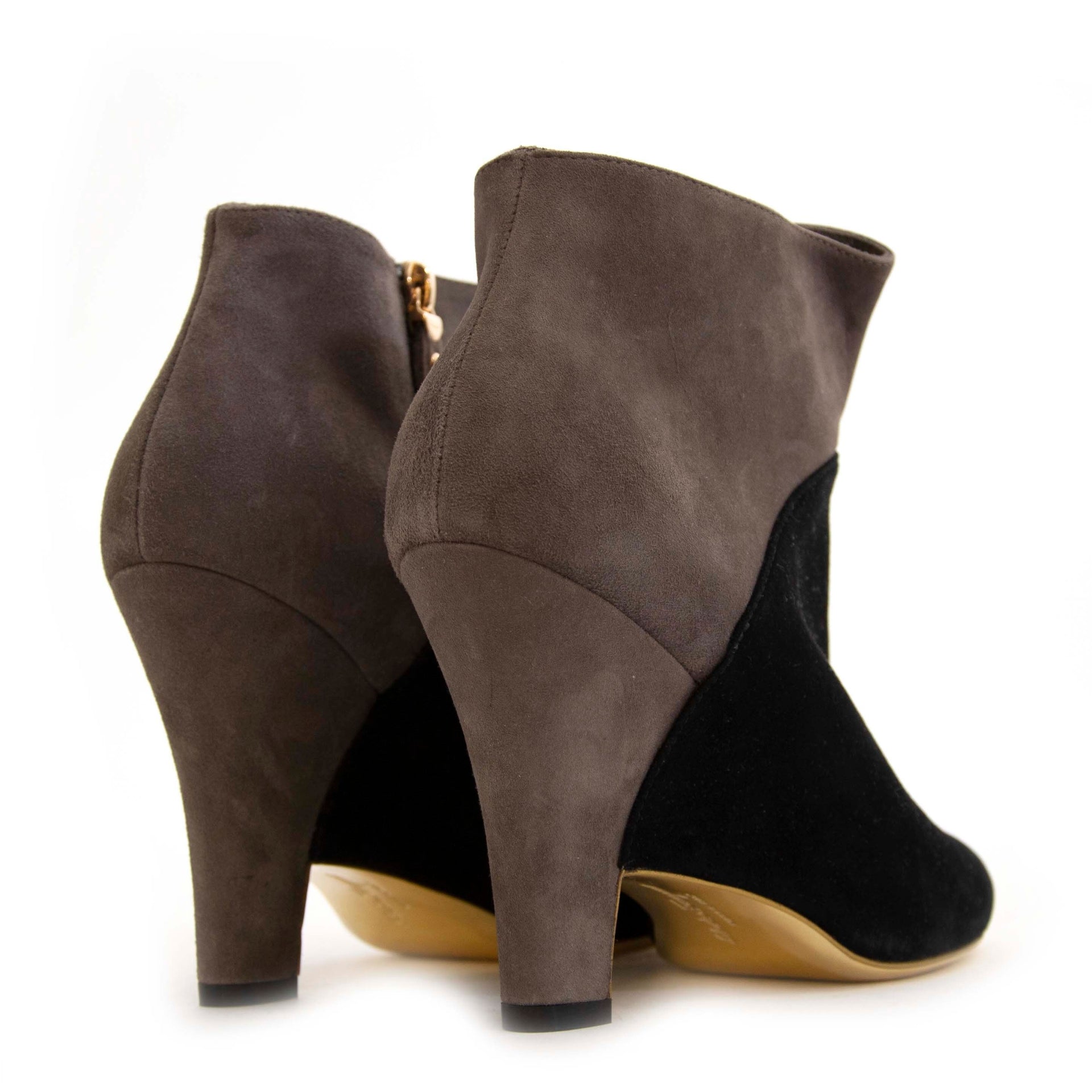 Koop tweedehands Salvatore Ferragamo schoenen bij Labellov. Veilig online winkelen voor een eerlijke prijs