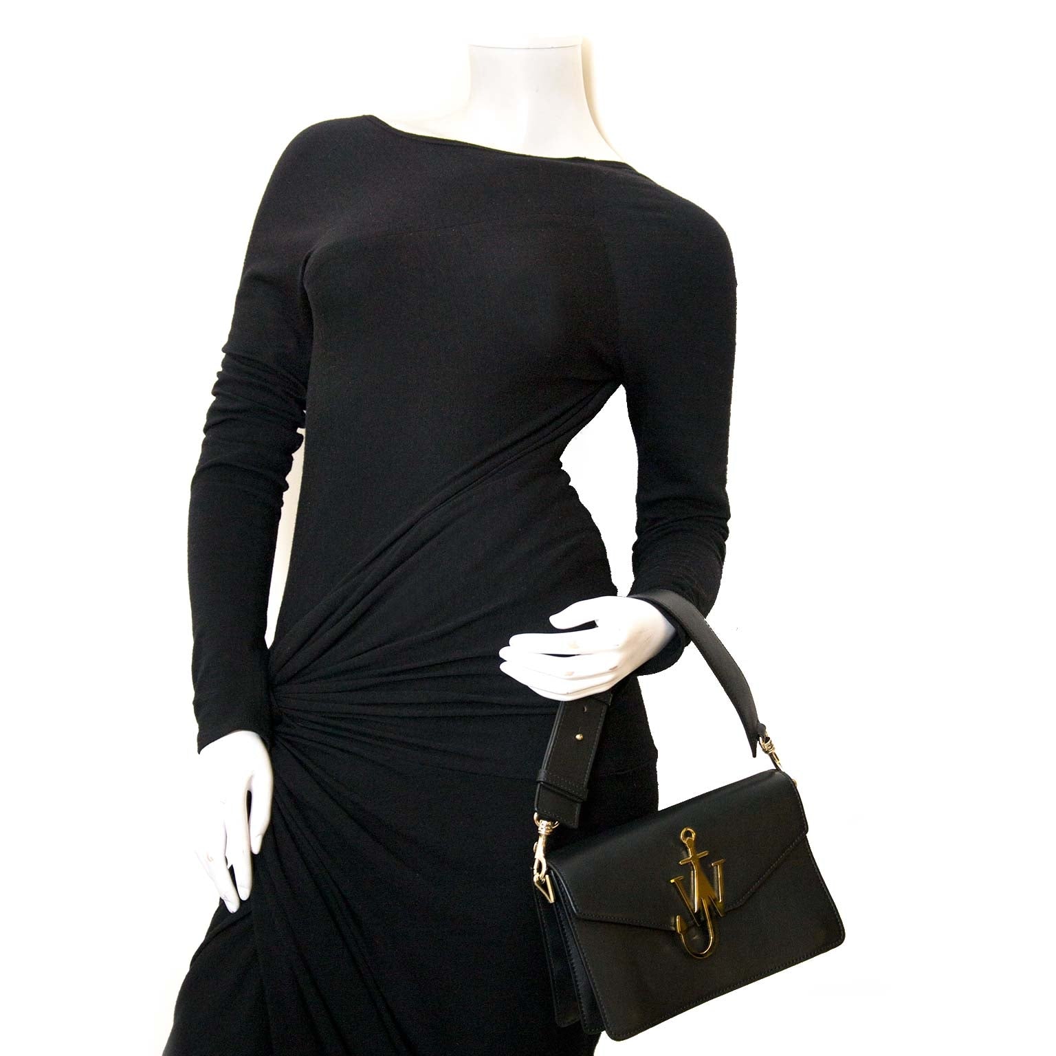koop veilig online tegen de beste prijs JW Anderson Logo Purse Bag Black