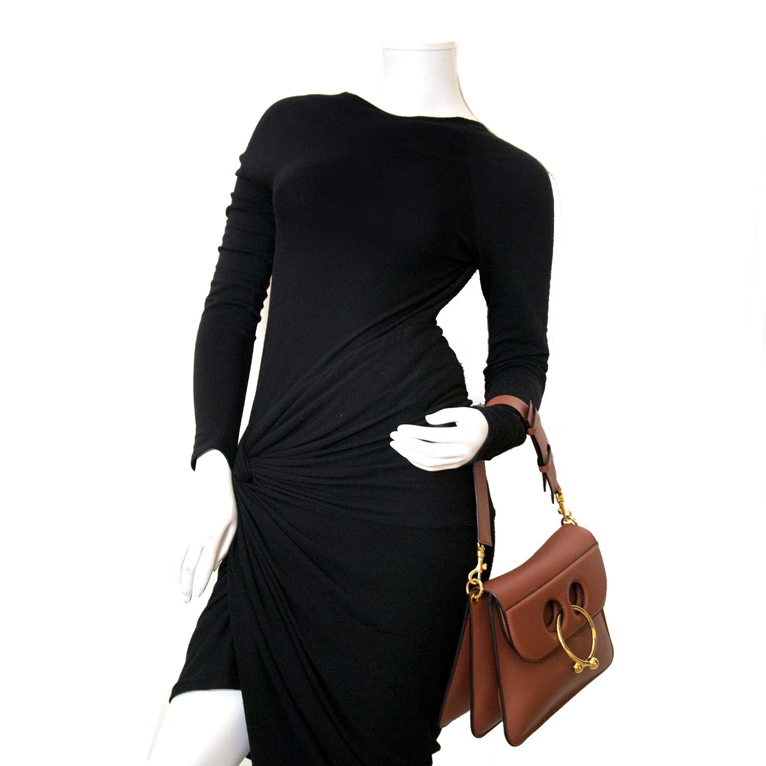 koop authentieke jw anderson medium pierce tas tan bij labellov vintage mode webshop