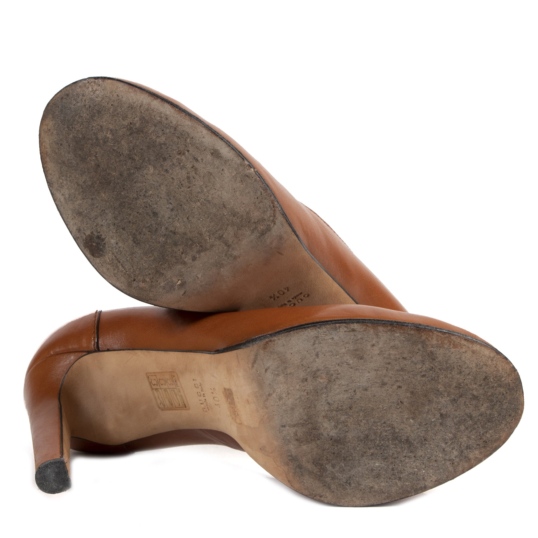 We buy and sell your authentic designer Gucci Cognac GG Logo Heels