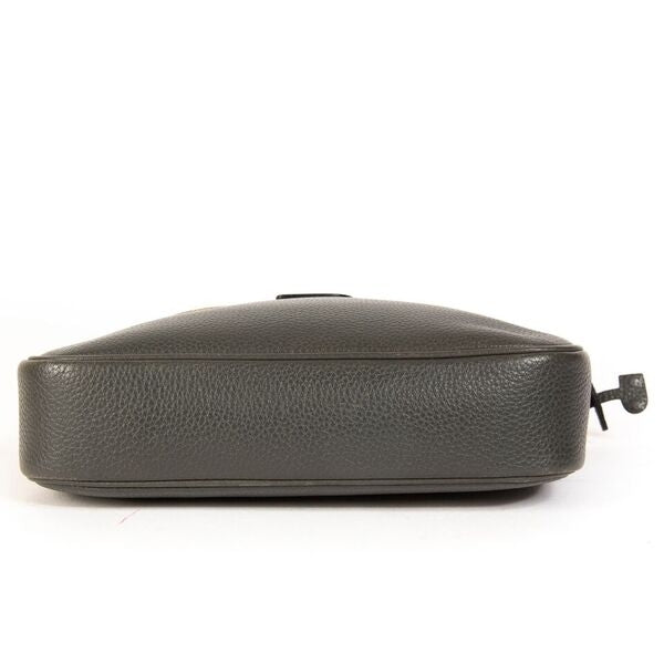 Koop tweedehands Delvaux handtassen bij Labellov.