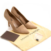 Koop tweedehands Louis Vuitton schoenen bij Labellov. Veilig online winkelen voor een eerlijke prijs.