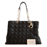 Acheter en ligne seconde main Christian Dior Lambskin Cannage Large Black Soft Shopping Tote.
