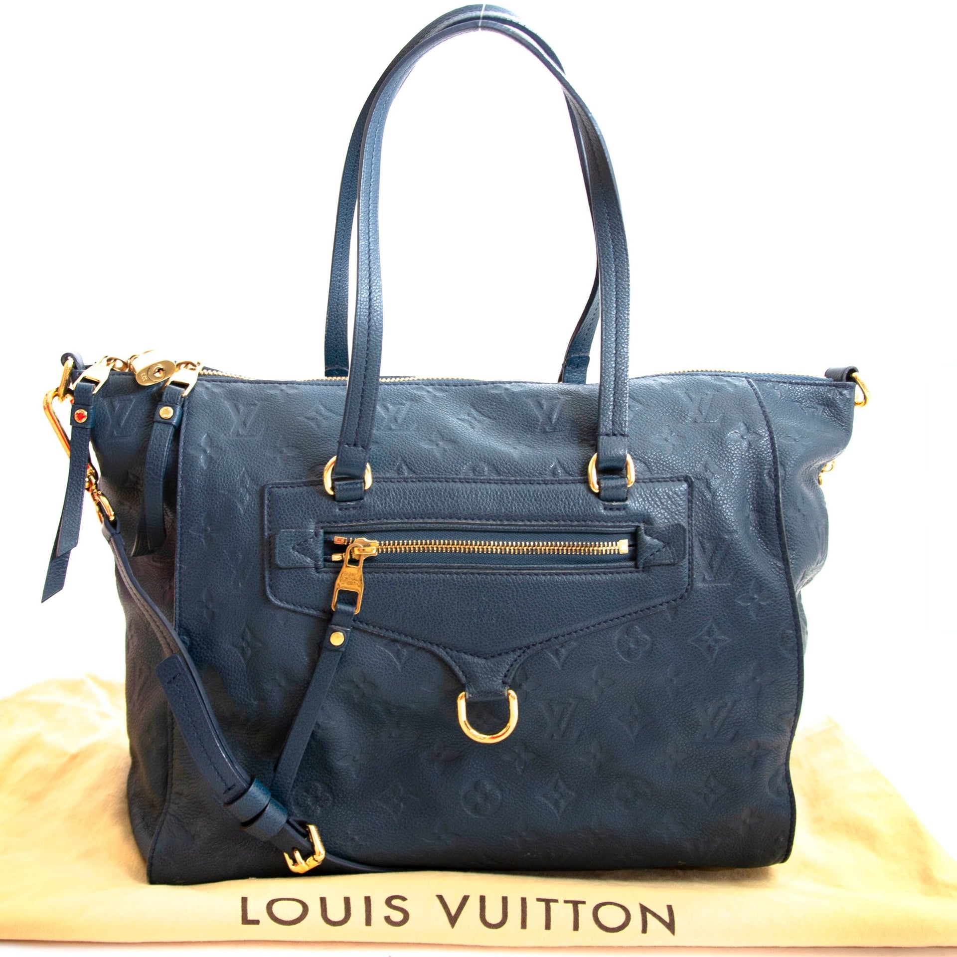 . Koop veilig online tegen de beste prijs tweedehands Louis Vuitton Infini Empreinte Lumineuse.