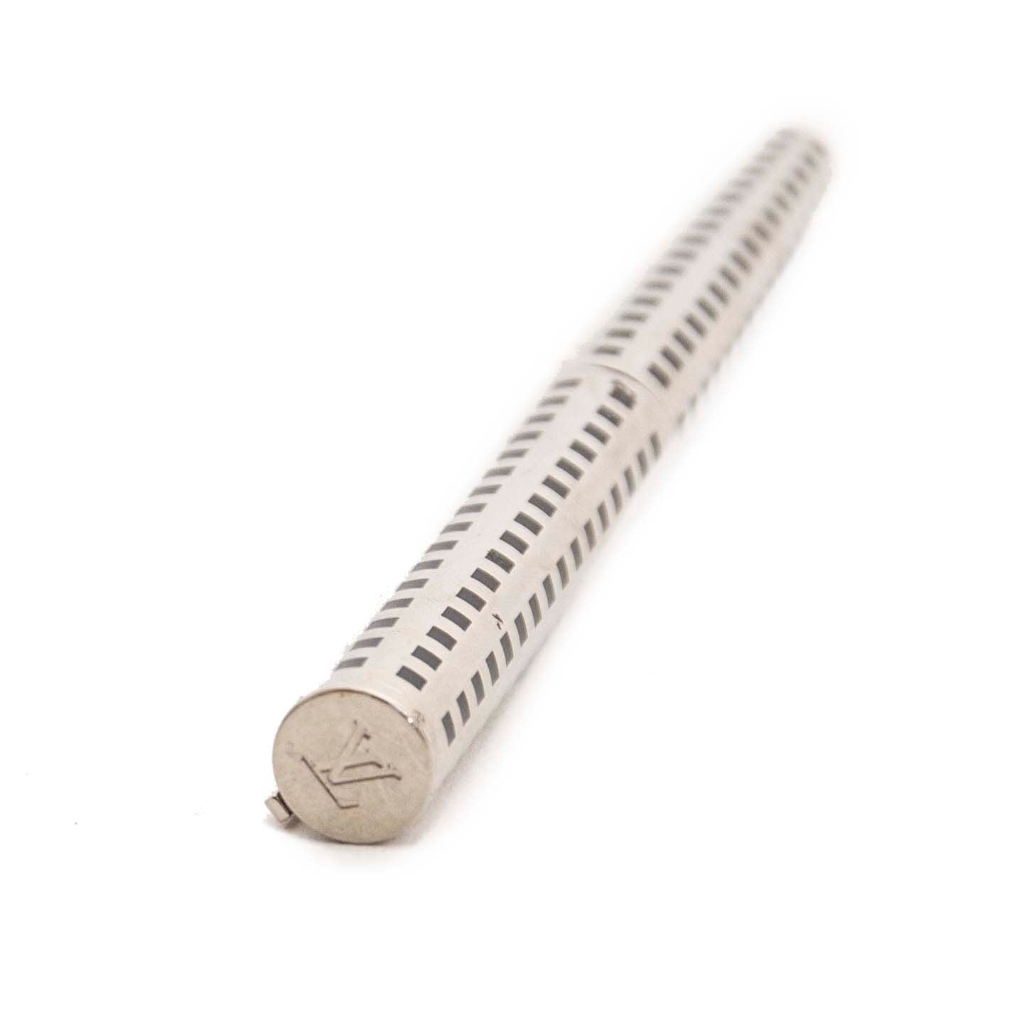 . Buy this authentic second hand vintage Louis Vuitton pen at online webshop LabelLOV.