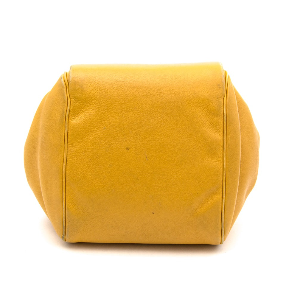 Delvaux Yellow Leather Handbag kopen en verkopen aan de beste prijs