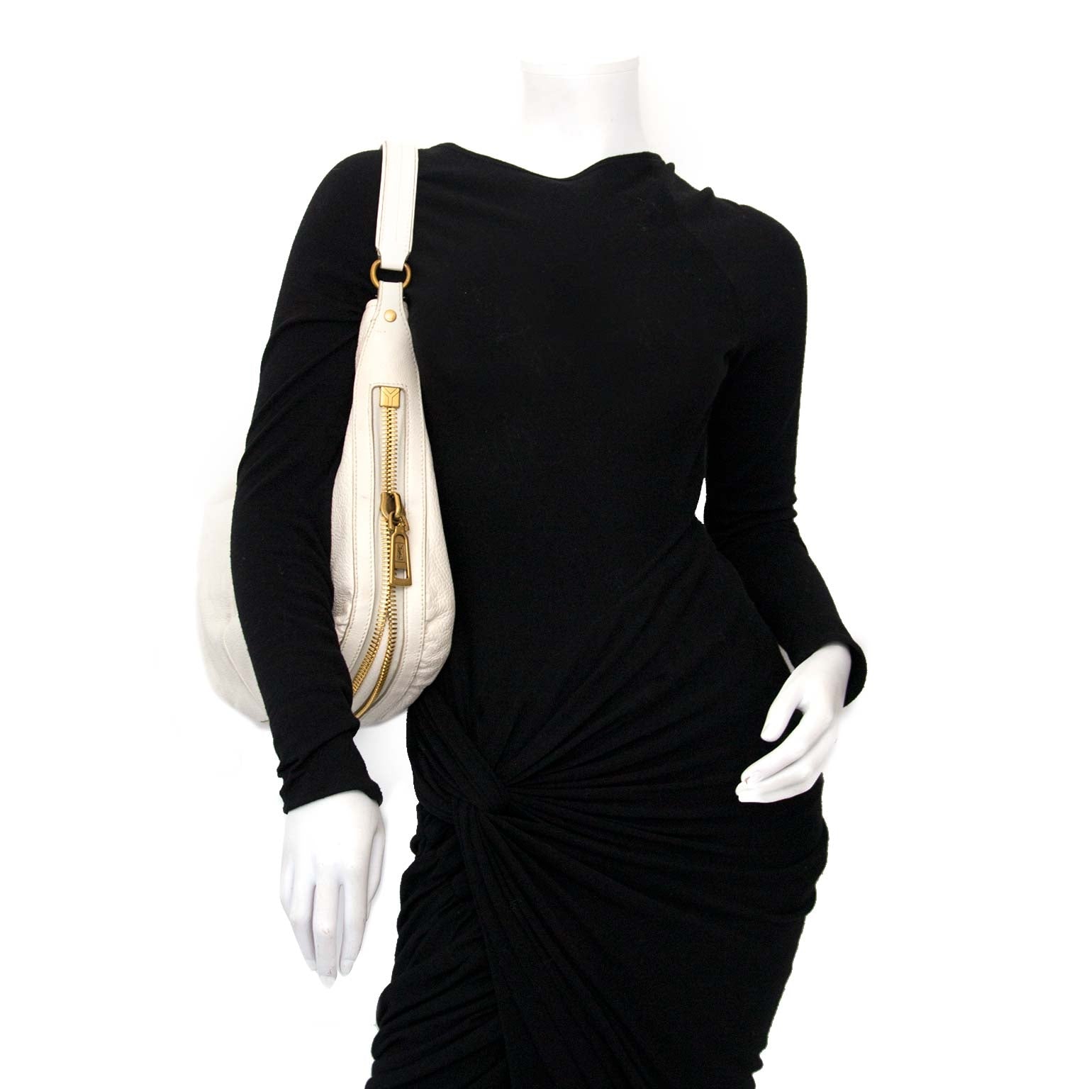 Yves Saint Laurent White Caviar Leather Hobo Bag Buy authentic designer Yves Saint Laurent YSL secondhand bags at Labellov at the best price. Safe and secure shopping. Koop tweedehands authentieke Yves Saint Laurent tassen bij designer webwinkel labellov