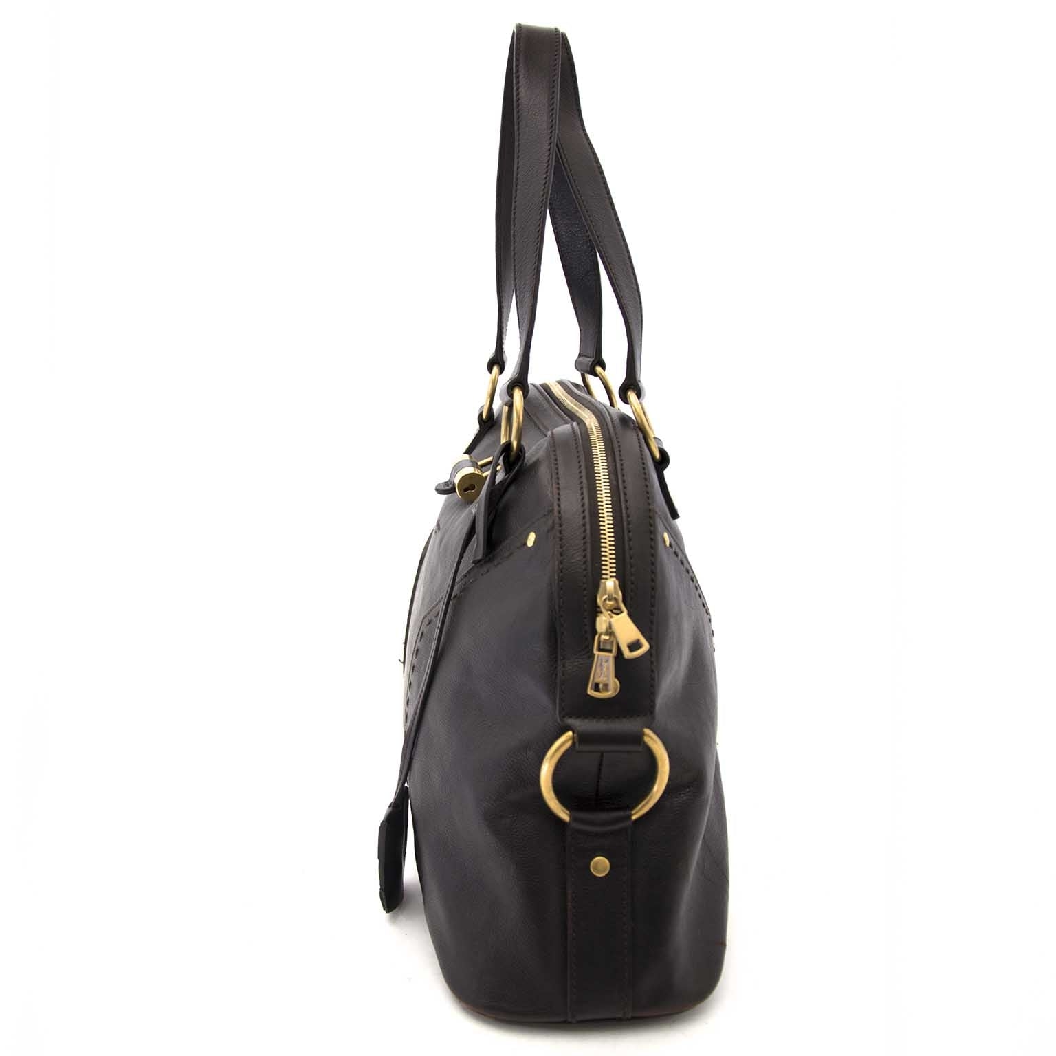 Yves Saint Laurent Brown Leather Large Muse Bag Buy authentic designer Yves Saint Laurent secondhand bags at Labellov at the best price. Safe and secure shopping. Koop tweedehands authentieke Yves Saint Laurent tassen bij designer webwinkel labellov.