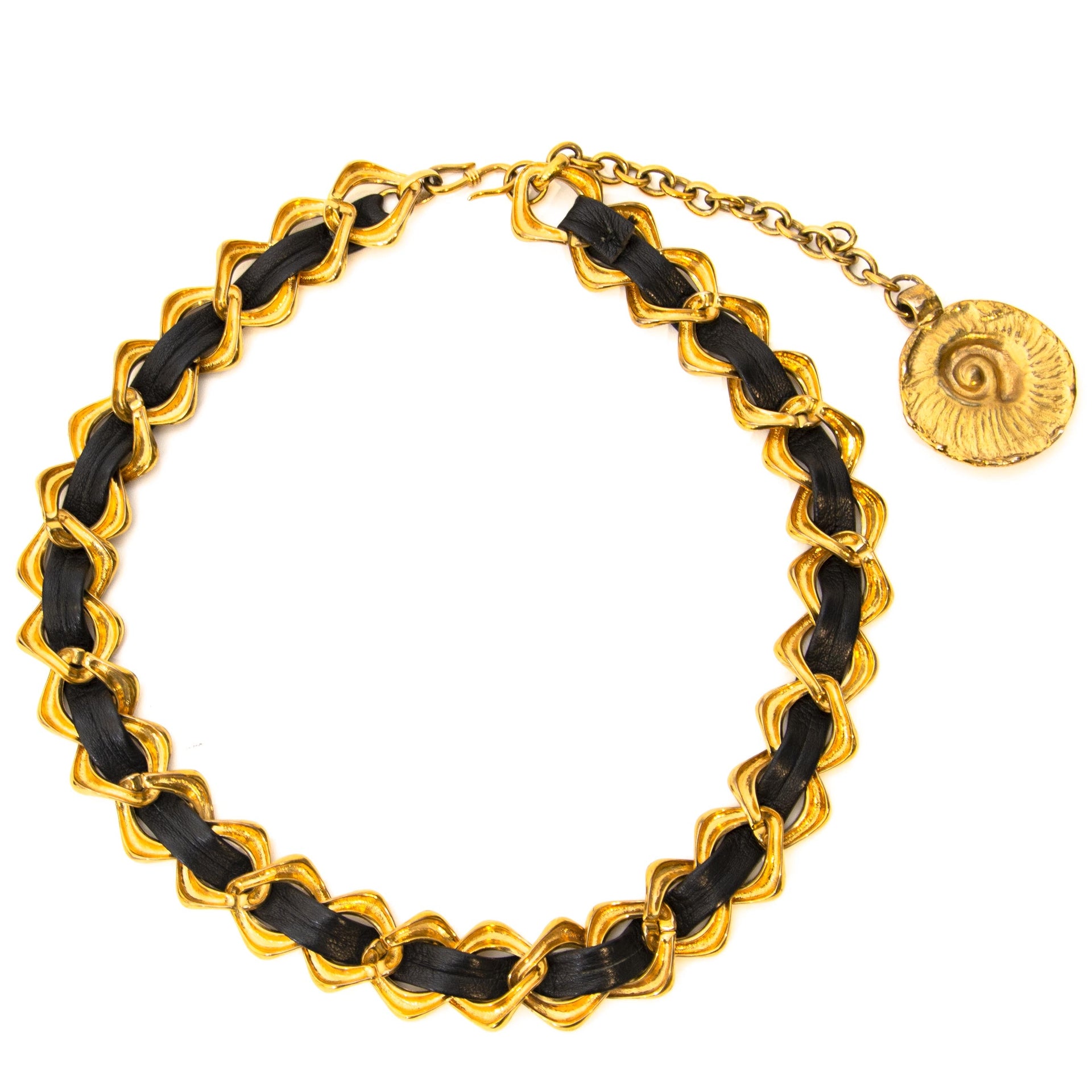 Yves Saint Laurent YSL Vintage Leather and Chain Belt 'Buy authentic secondhand Yves Saint Laurent chain belt at the right price at LabelLOV vintage webshop. Safe and secure online shopping. Koop authentieke tweedehands YSL riem aan de juiste prijs.