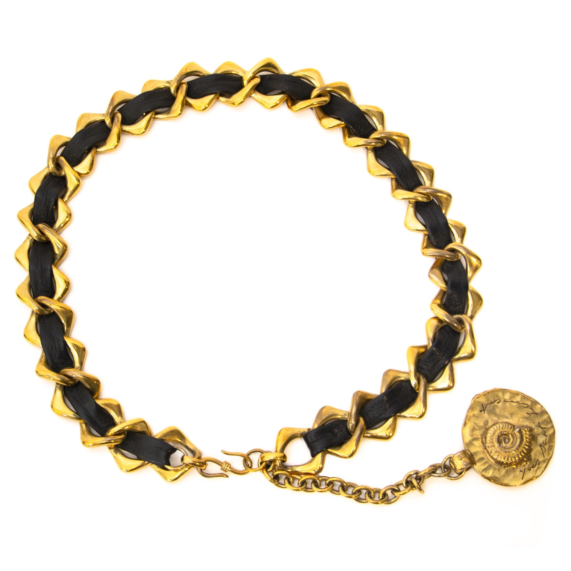 Yves Saint Laurent YSL Vintage Leather and Chain Belt 'Buy authentic secondhand Yves Saint Laurent chain belt at the right price at LabelLOV vintage webshop. Safe and secure online shopping. Koop authentieke tweedehands YSL riem aan de juiste prijs.