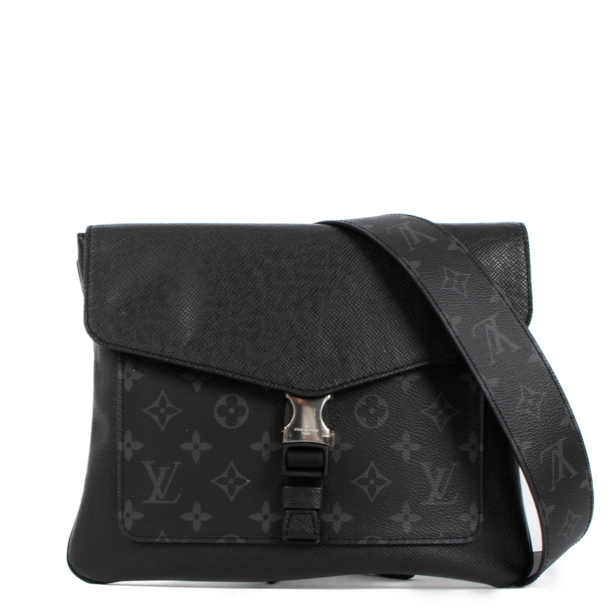 Louis Vuitton White Taigarama Monogram Flap Messenger Bag – Savonches
