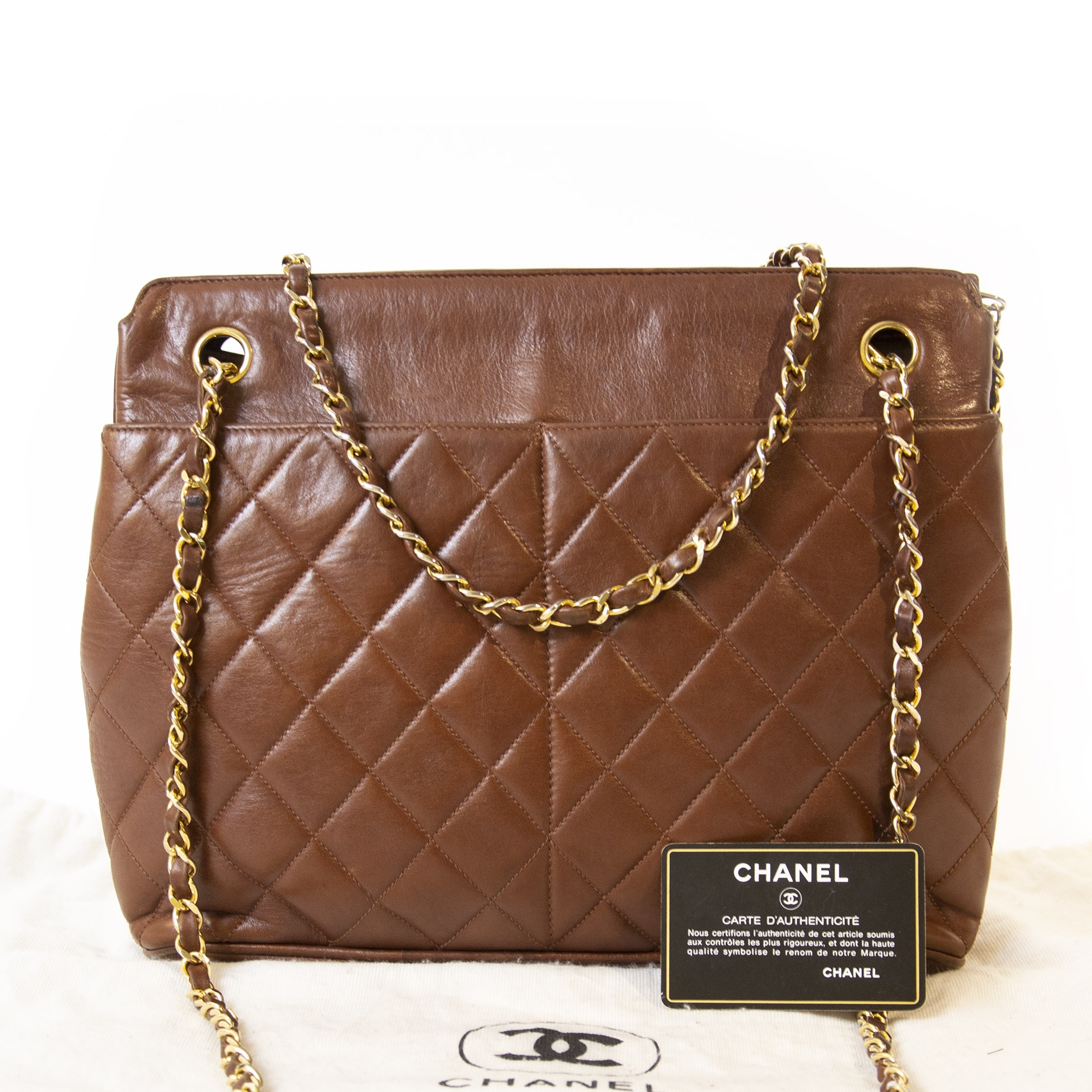 Chanel vintage 2000s PM tote bag in chevron dark brown leather ref.454615 -  Joli Closet