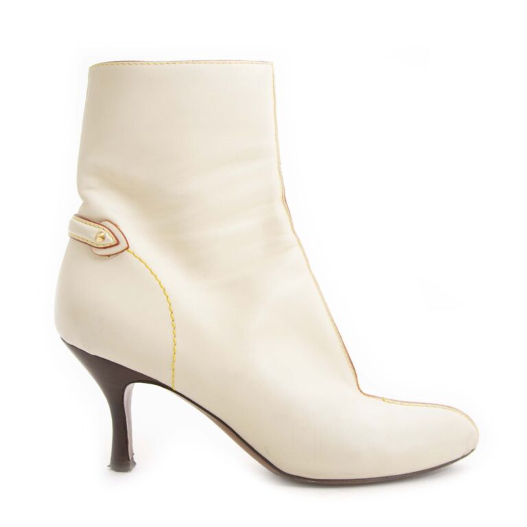 Louis Vuitton White Leather Boots - Size 36,5 ○ Labellov ○ Buy