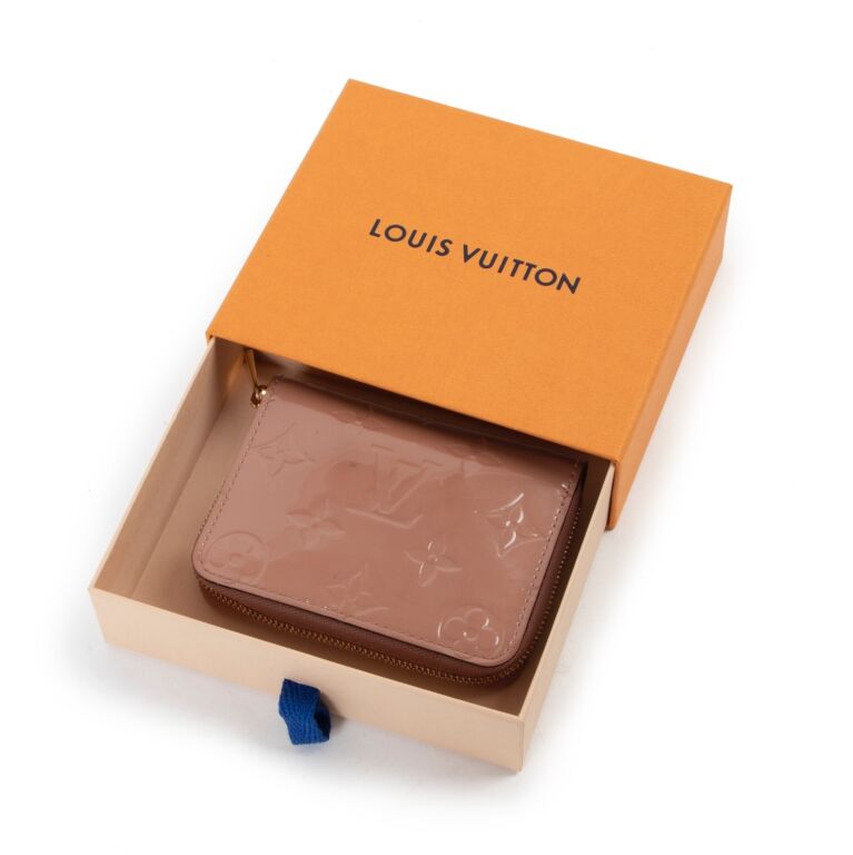 Louis Vuitton Blue/Pink Monogram Vernis Valentines Day 2022 Zippy Coin Purse  - Yoogi's Closet