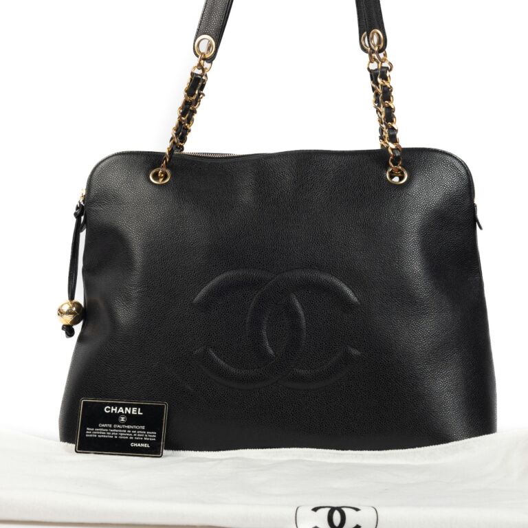 Chanel Black And White Diana Bag ○ Labellov ○ Buy and Sell Authentic Luxury