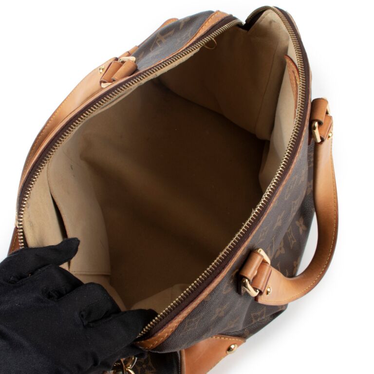 Louis Vuitton Retiro PM Monogram Shoulder Bag ○ Labellov ○ Buy and Sell  Authentic Luxury